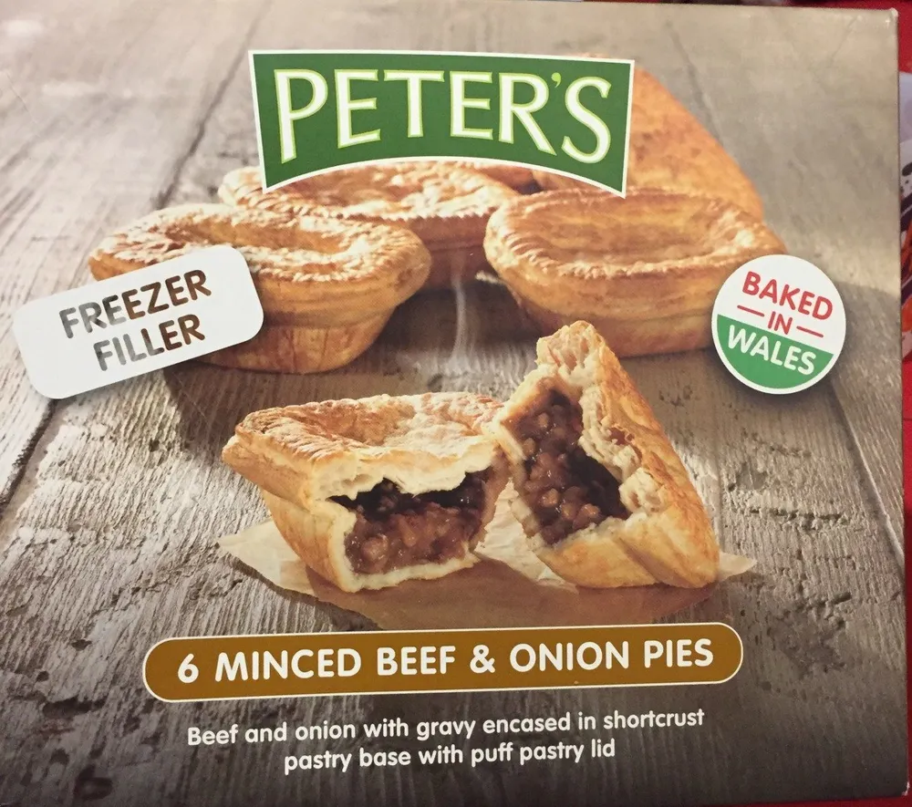 6 minced beef and onion pies