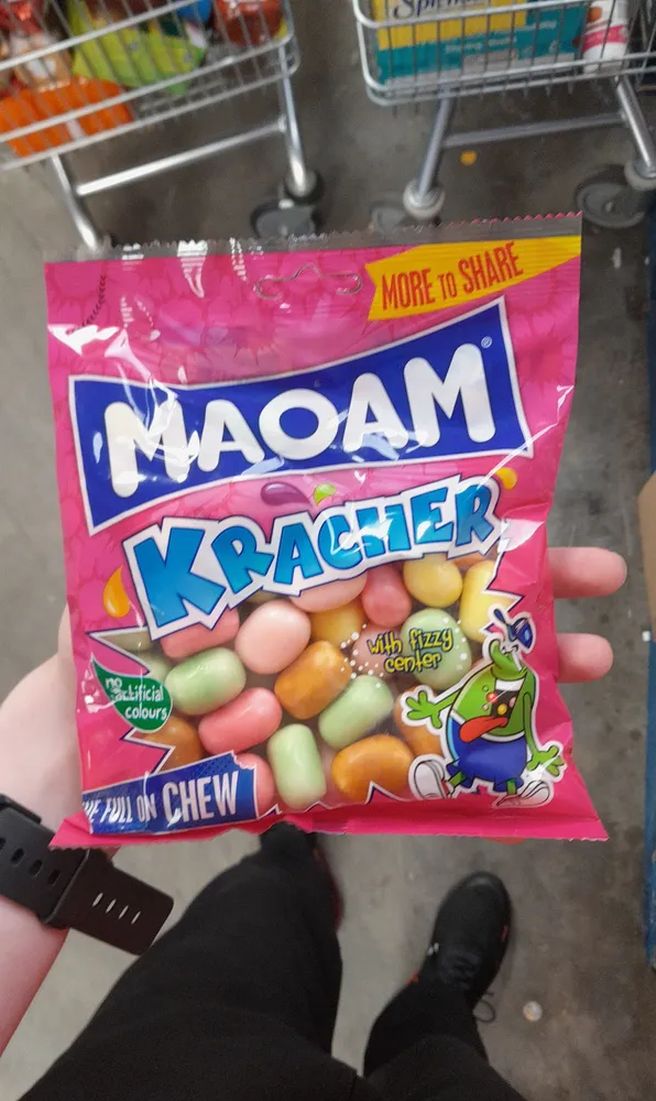 BO UGS AND SES BUNTING no MORE TO SHARE MAOAM KRAC
