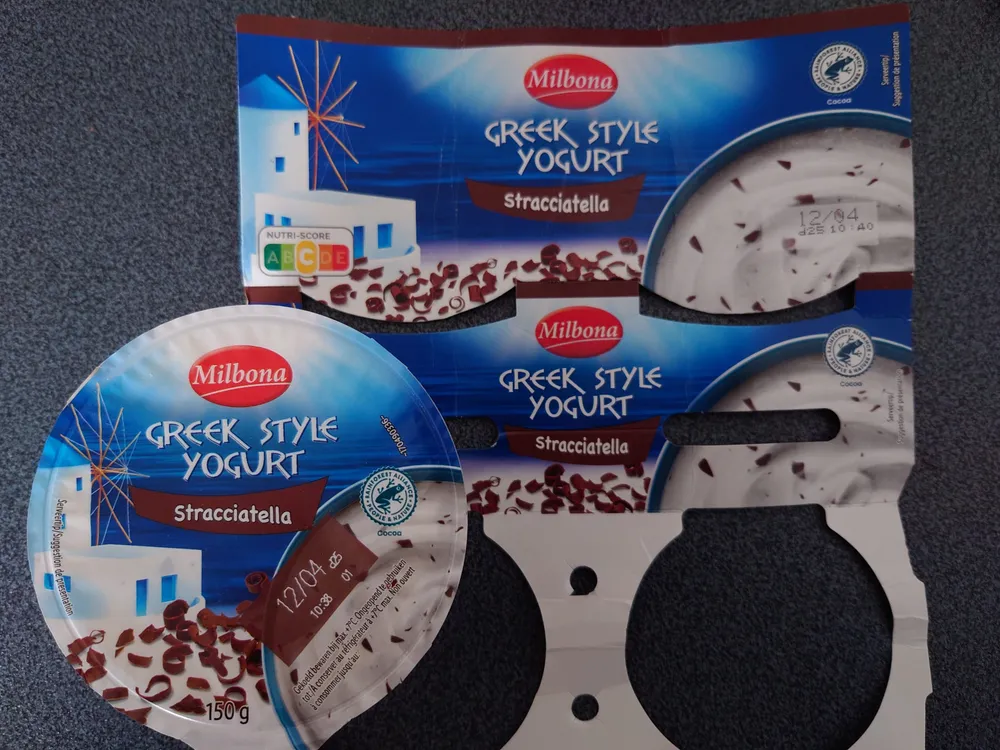 Greek style yogurt stracciatella