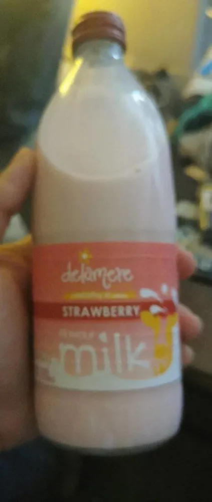delamere Strawberry flavour milk