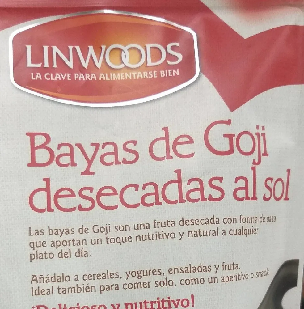 Bayas de Goji desecadas al sol
