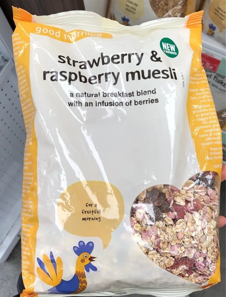 Strawberry & raspberry muesli