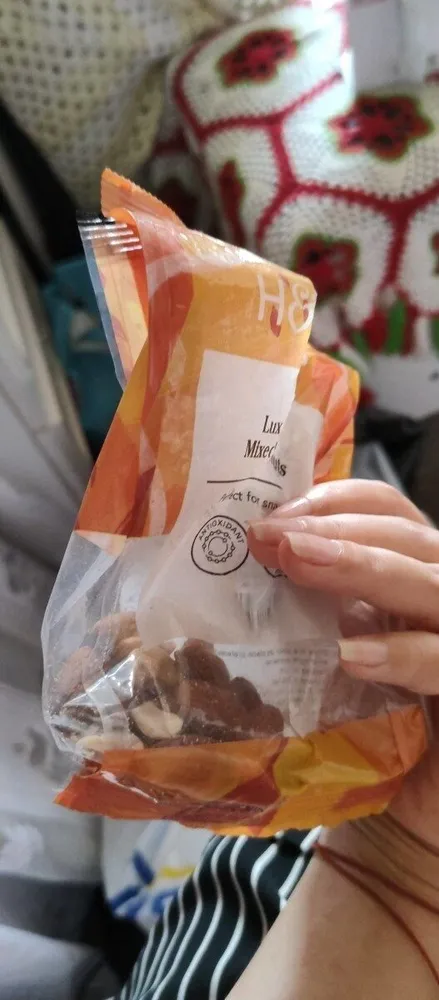 Luxury mixed nuts