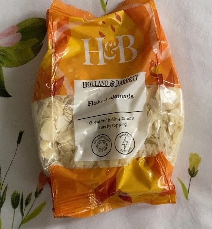 Flaked almonds