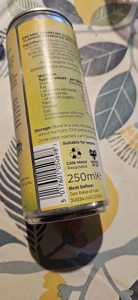 sparkling elderflower and lemon kombucha