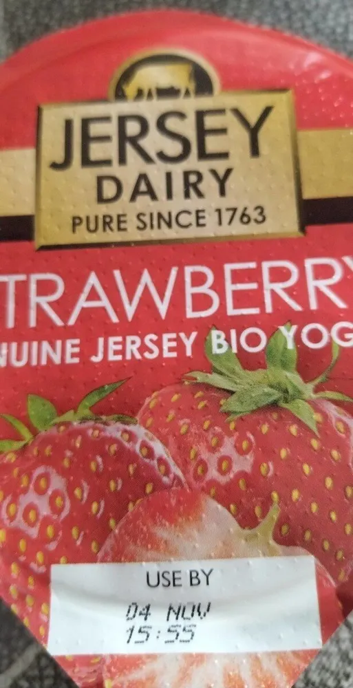 Jersey dairy strawberry bio yogurt