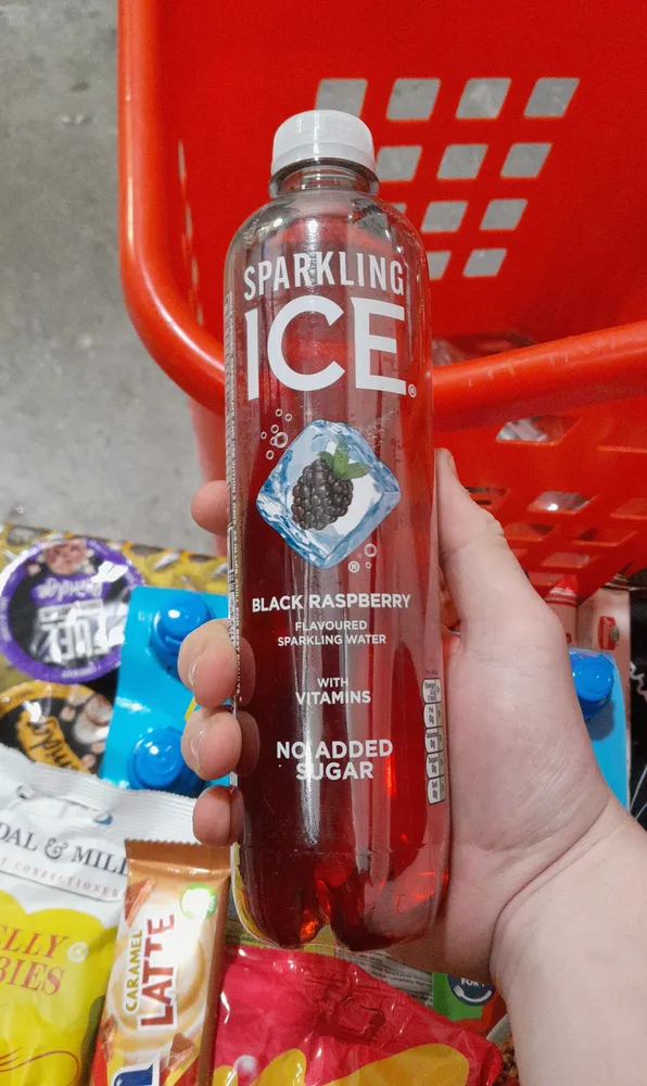 Black Raspberry Flavoured Sparkling Water