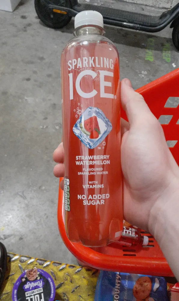 PARKLING CE TM O STRAWBERRY WATERMELON FLAVOURED S