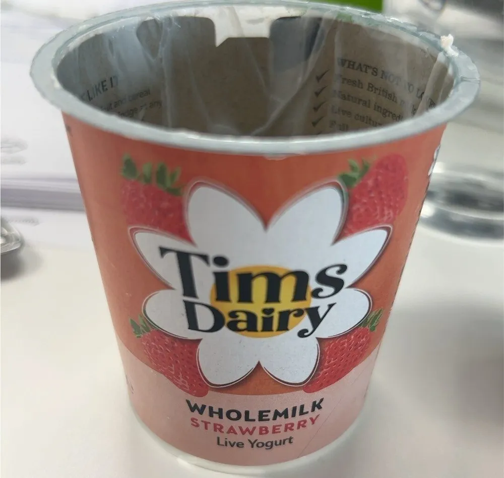 Wholemilk Strawberry Live Yoghurt