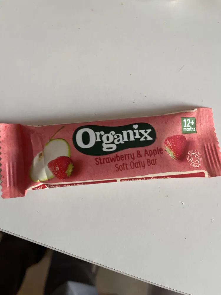 Strawberry & Apple Soft Oaty Bar
