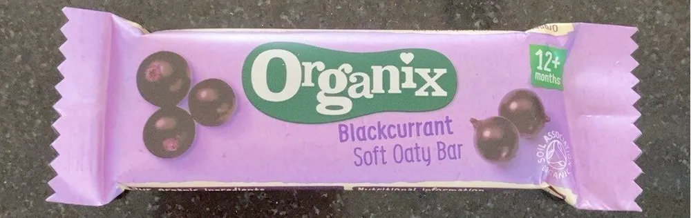 Blackcurrant oaty bar