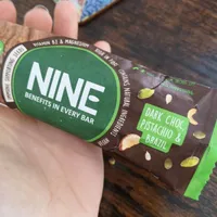 Nine choc. Pistachio & Brazil
