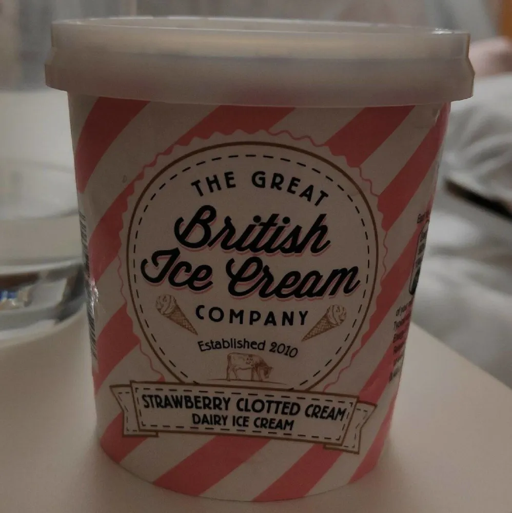 Strawberry clotted cream