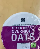 Mixed berry overnight oats