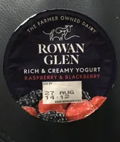 Rich & creamy yogurt raspberry and blackberry