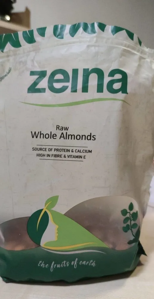 Raw almonds