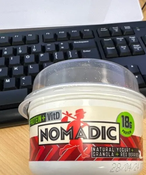 Natural yogurt +granola+red berries