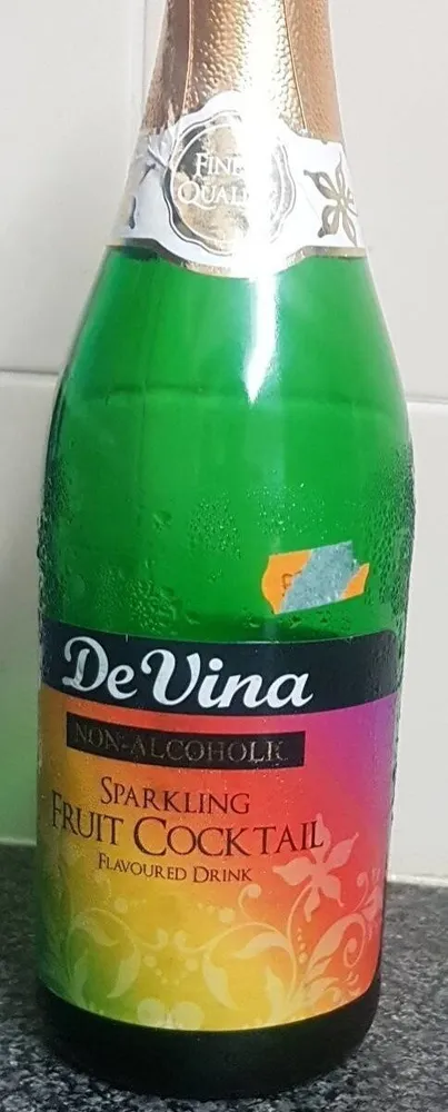 Sparkling fruit cocktail