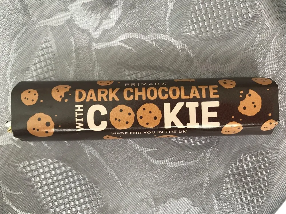 Dark chocolate with cookie