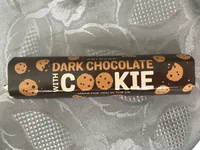 Dark chocolate with cookie