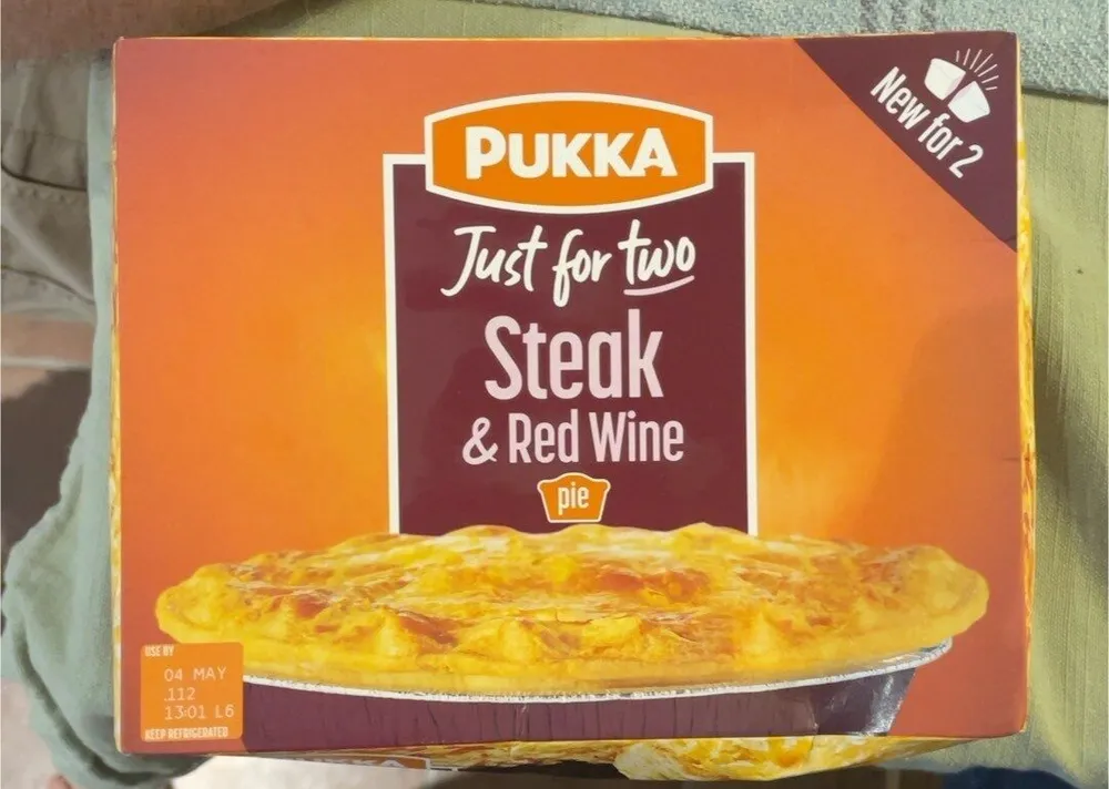 Steak and red wine pie