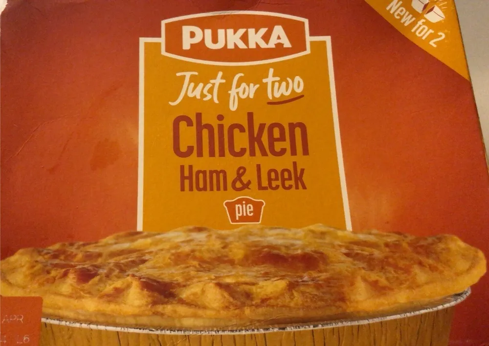Chicken ham and leek pie