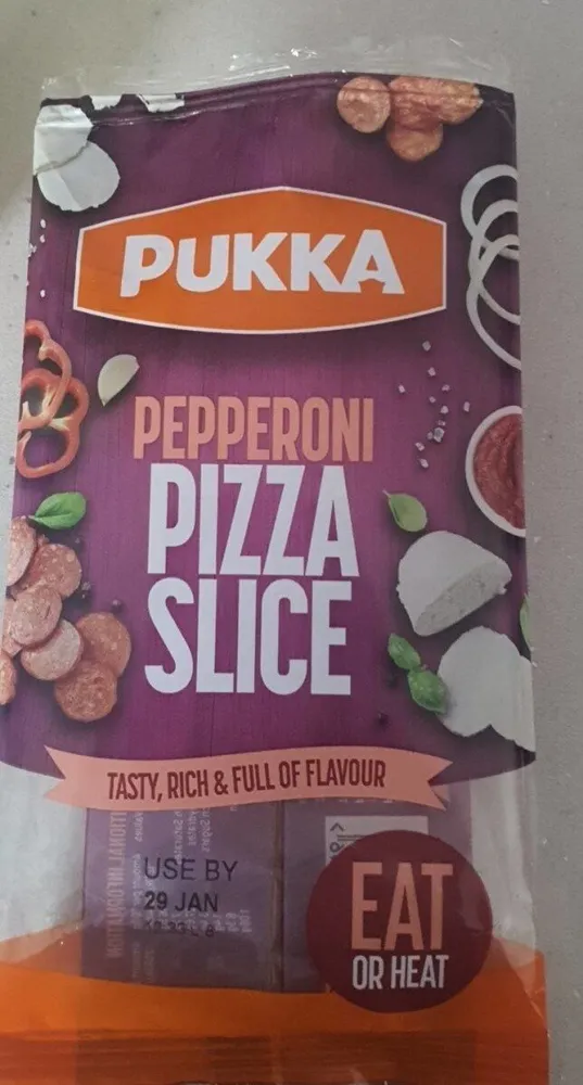 Pepperoni pizza slice
