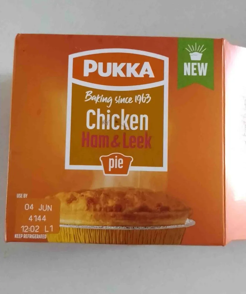 Chicken ham and leek pie