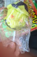 Strawberry flavour mallow lollipops