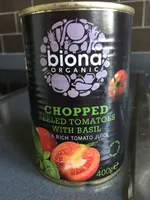 Chopped peeled tomatoes with basil