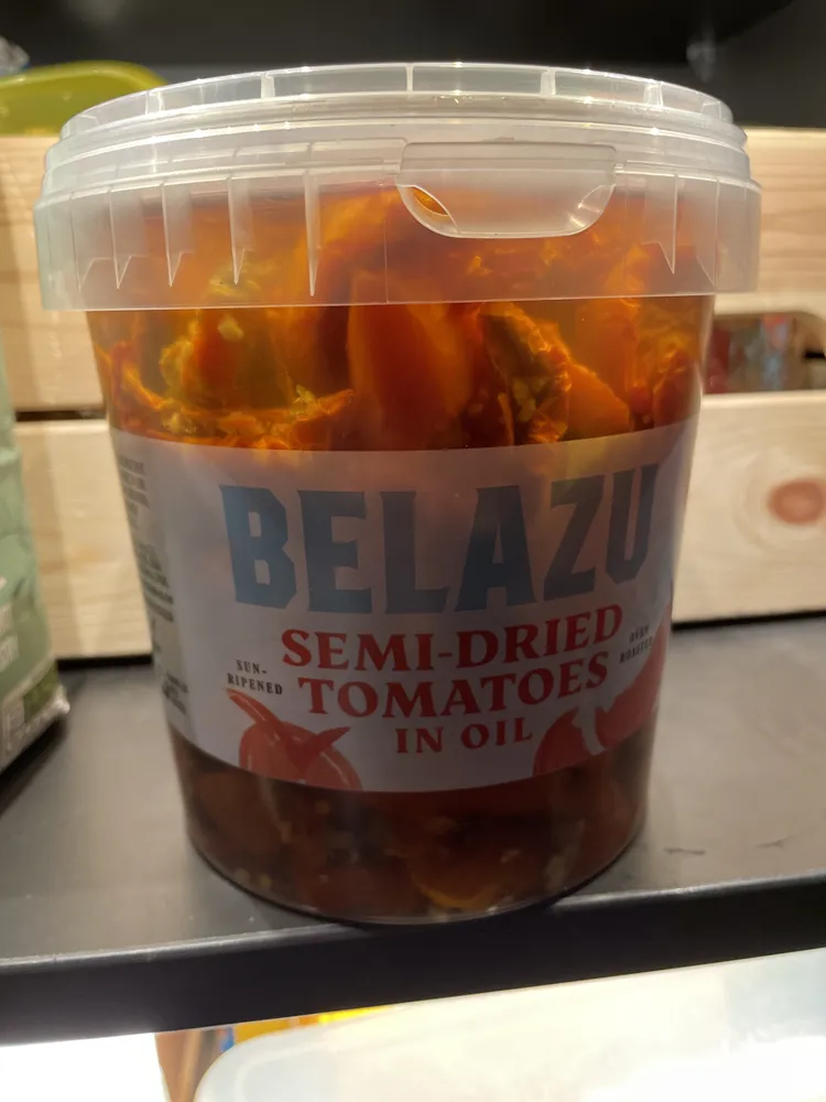 Semi-Dried Tomatoes in Oil