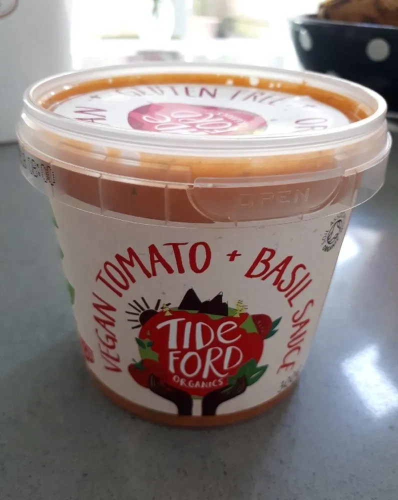 Vegan tomato + basil sauce