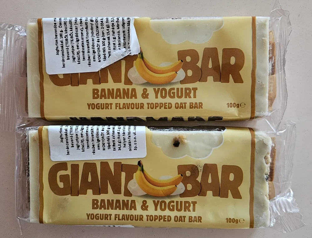 Banana & Yogurt Flavour Topped Oat Bar