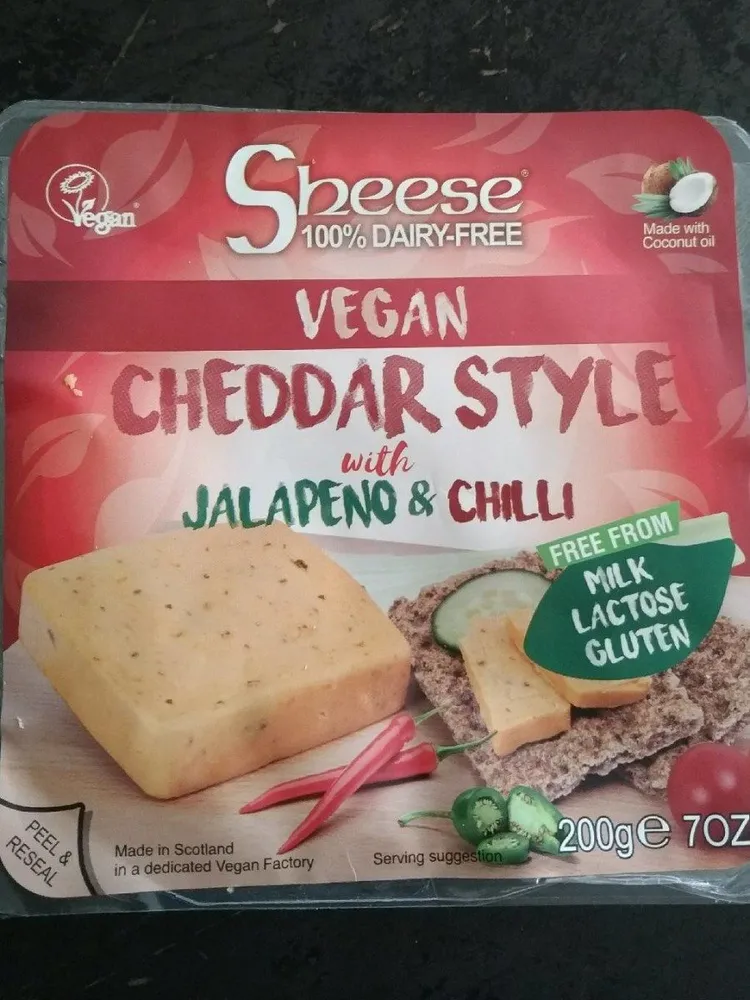 Cheddar Style with Jalapeno & Chili