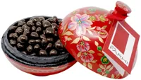 Granos de café con chocolate negro