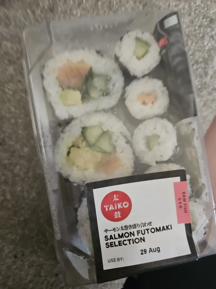 salmon futomaki selection