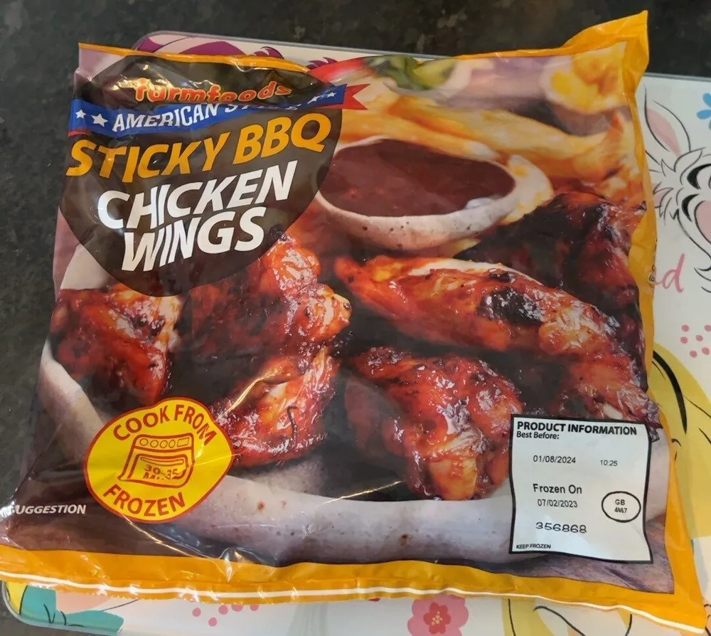 Sticky BBQ chicken wings