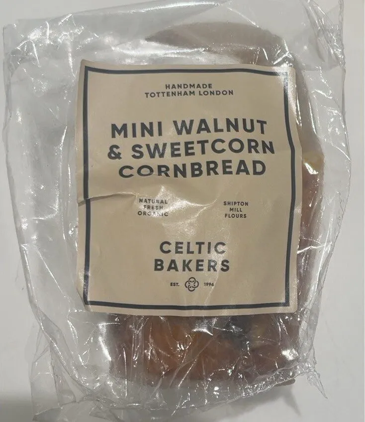 Miniwalnut and sweetcorn bread