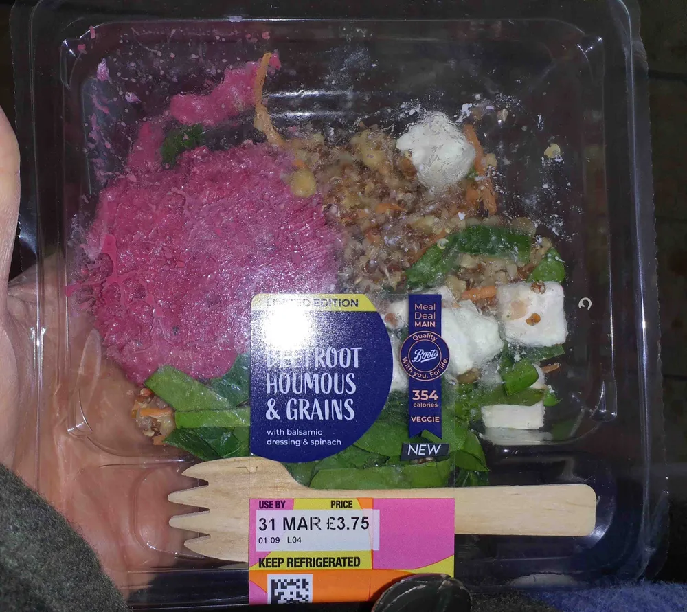 Feta, beetroot, houmous & grains
