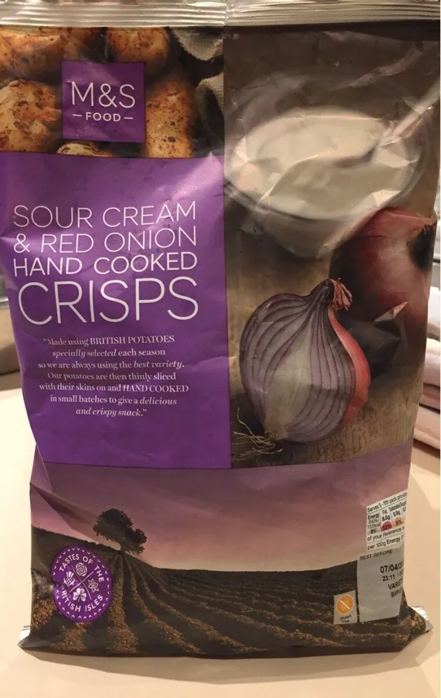 Sour cream & red onion hand cooked crips