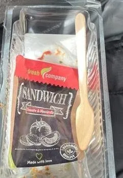 Sandwich tomato mozzarella
