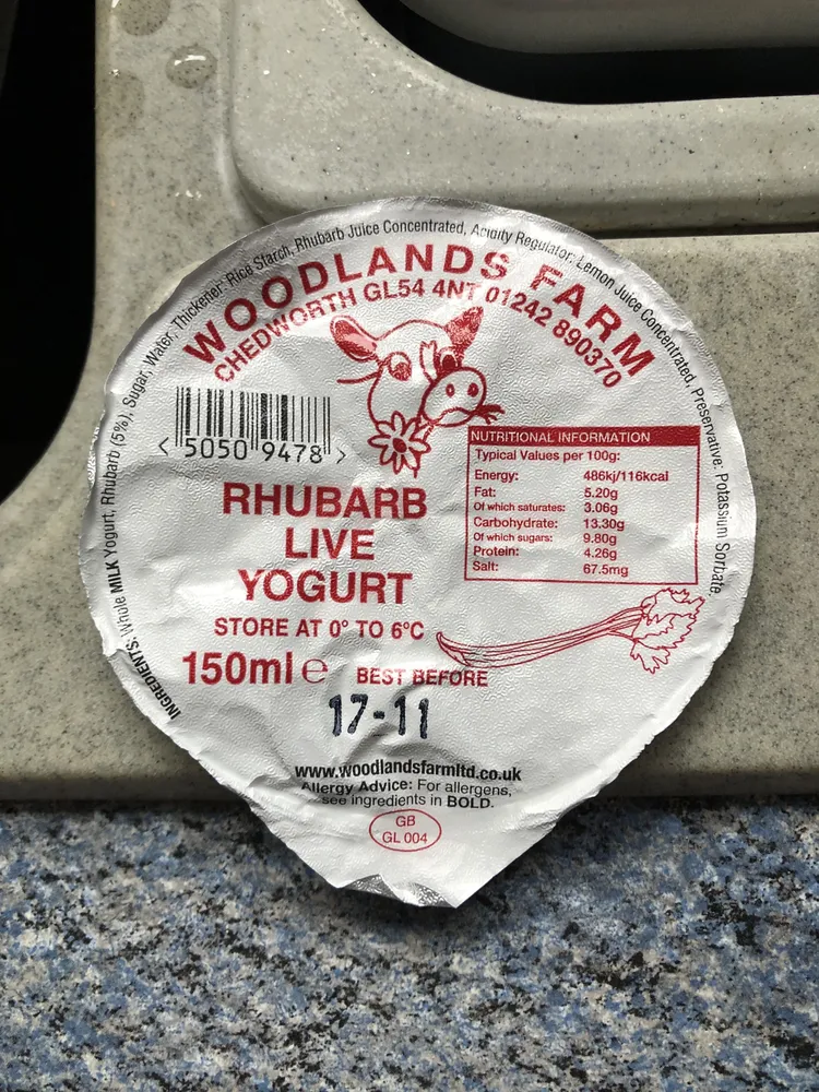 Rhubarb Live Yogurt