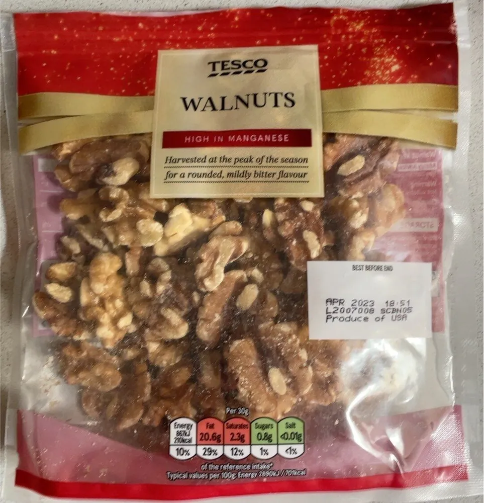 READY TO EAT WALNUTS