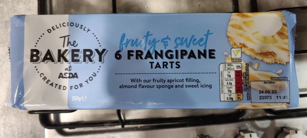 6 frangipane tarts
