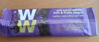 Raw barre dattes noix et fruits rouges