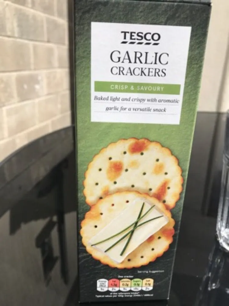 Garlic crackers
