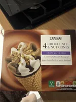 Chocolate and nuts cones