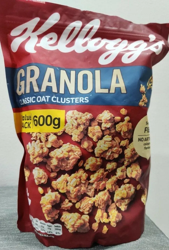 Kelloggs granola classic oat clusters