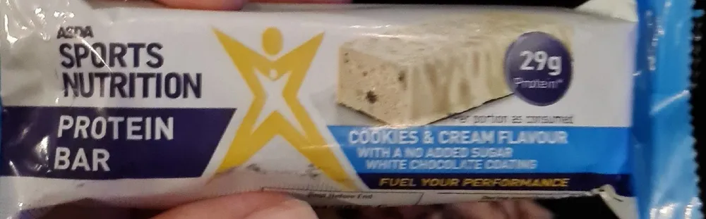 Cookies and cream protein bar