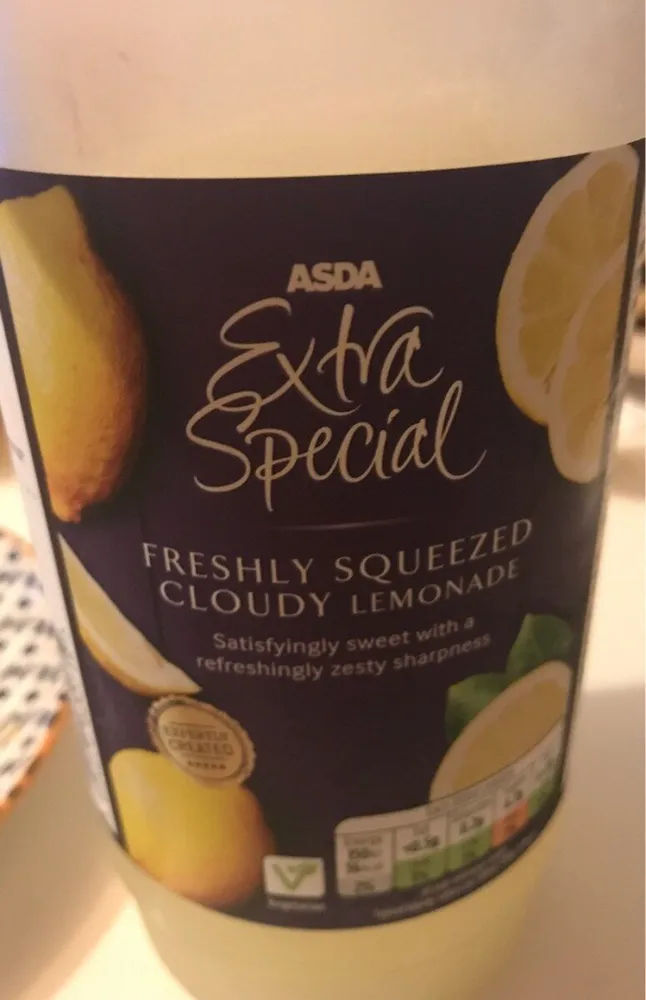 Freshly squeezed cloudy lemonade